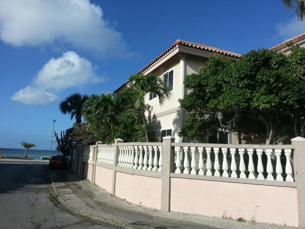 Le Chateau Ocean Villas Oranjestad Exterior foto