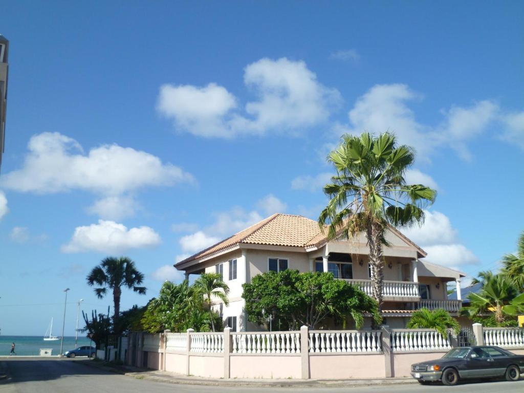 Le Chateau Ocean Villas Oranjestad Exterior foto